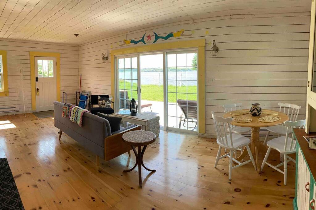 Sea Cliff Cottage Edwardsville Exterior photo